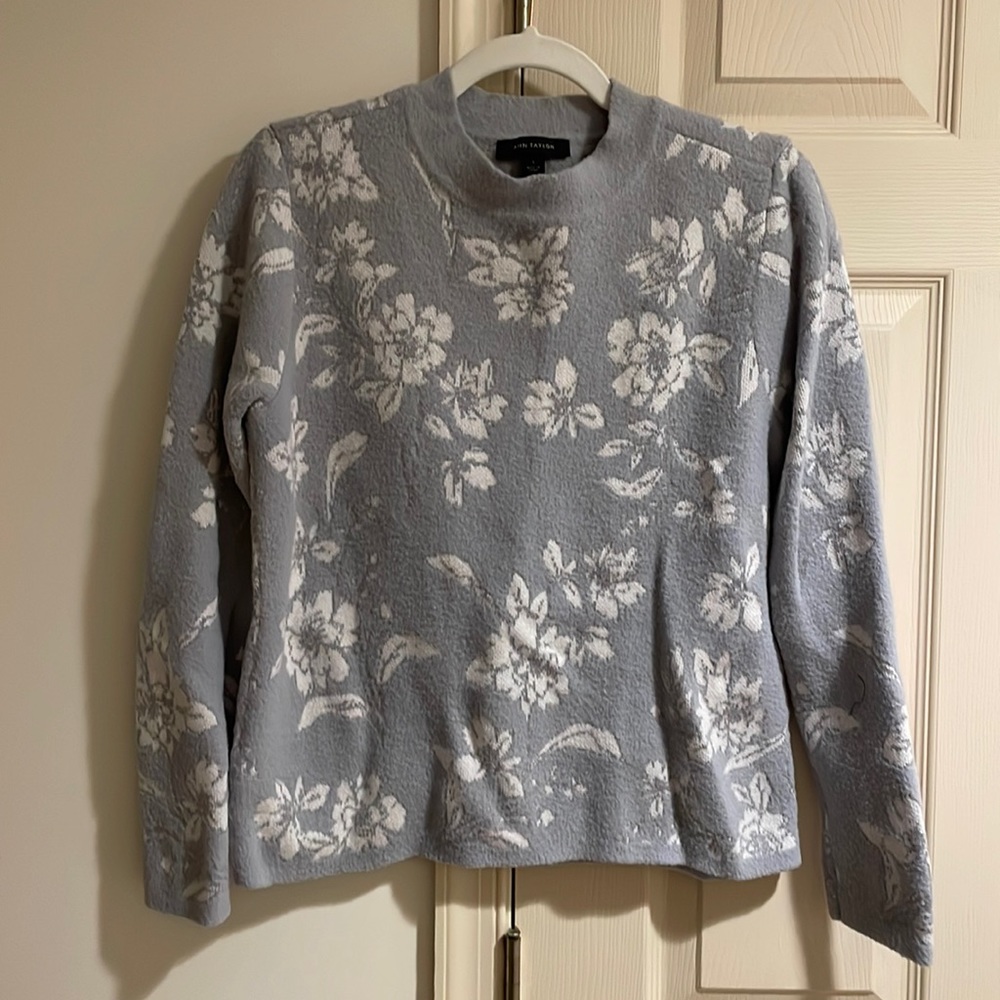Ann Taylor. Size Small. Good condition.